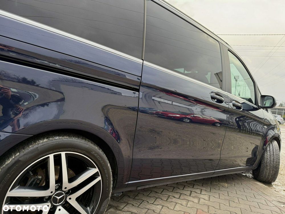 Mercedes-Benz Klasa V - 37