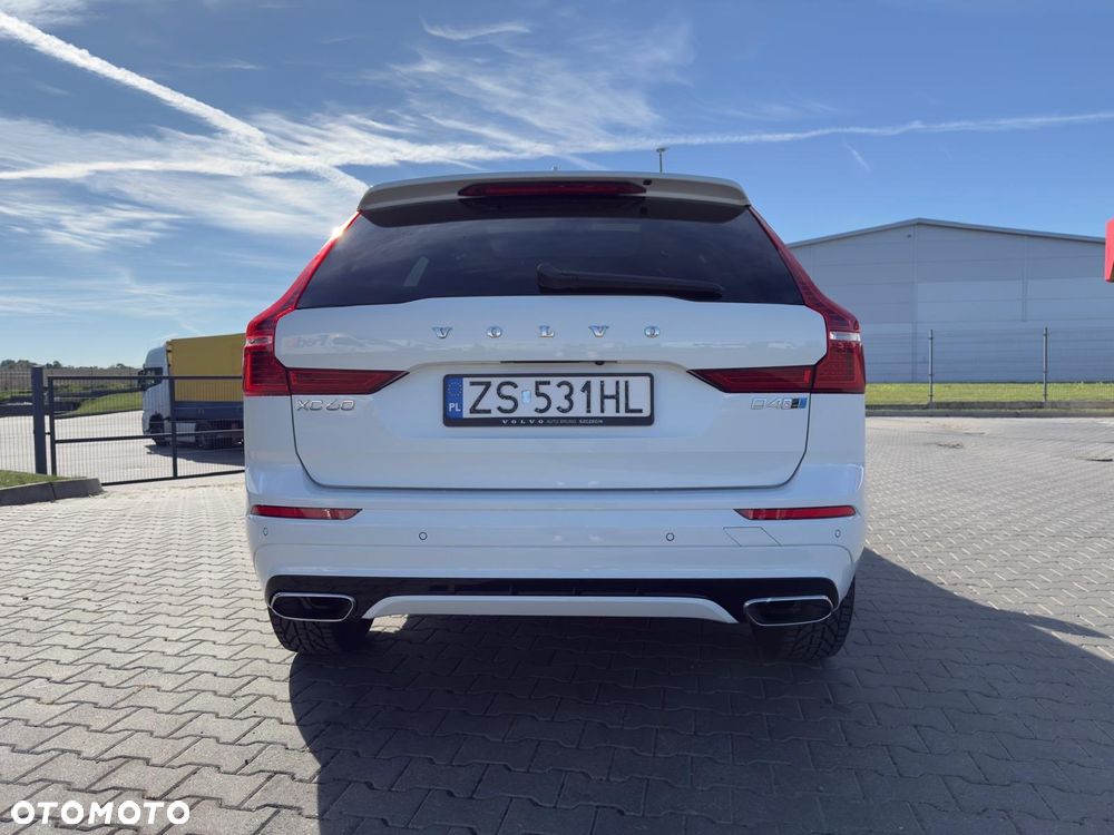 Volvo XC 60 D4 AWD R-Design - 4