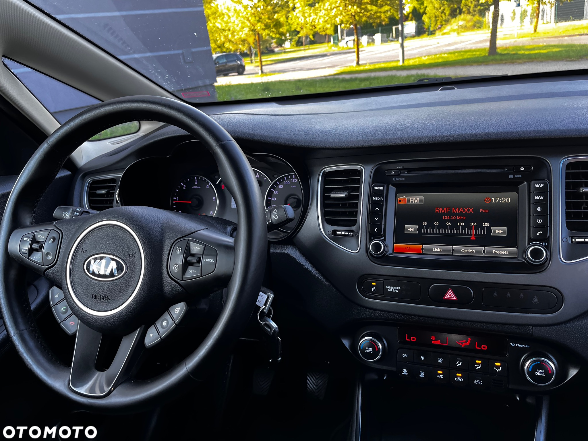Kia Carens 1.7 CRDi L - 23