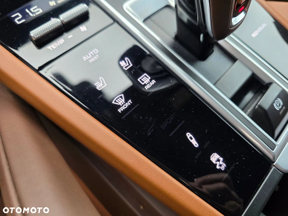 Porsche Cayenne E-Hybrid Platinum Edition - 23