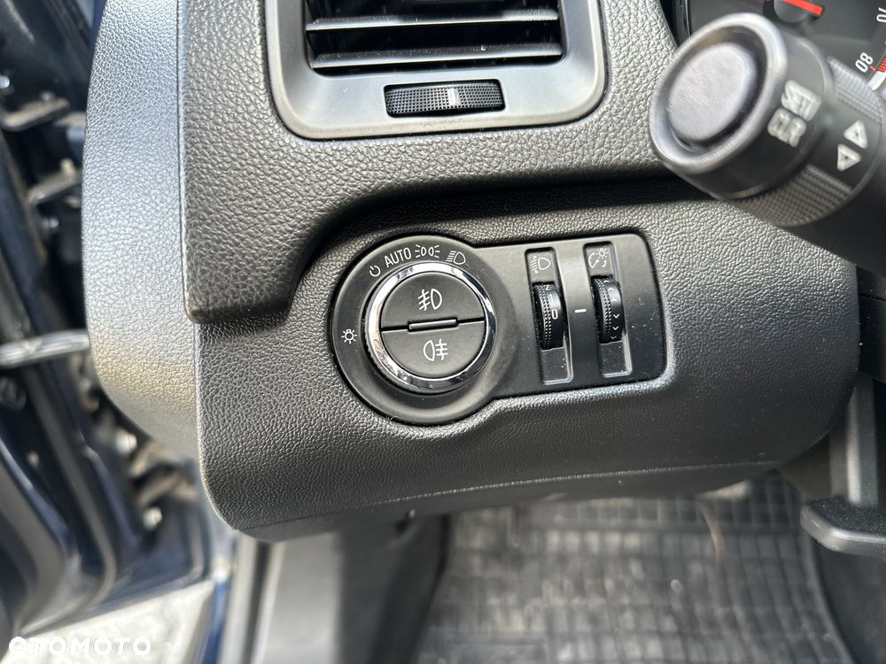 Opel Insignia - 17