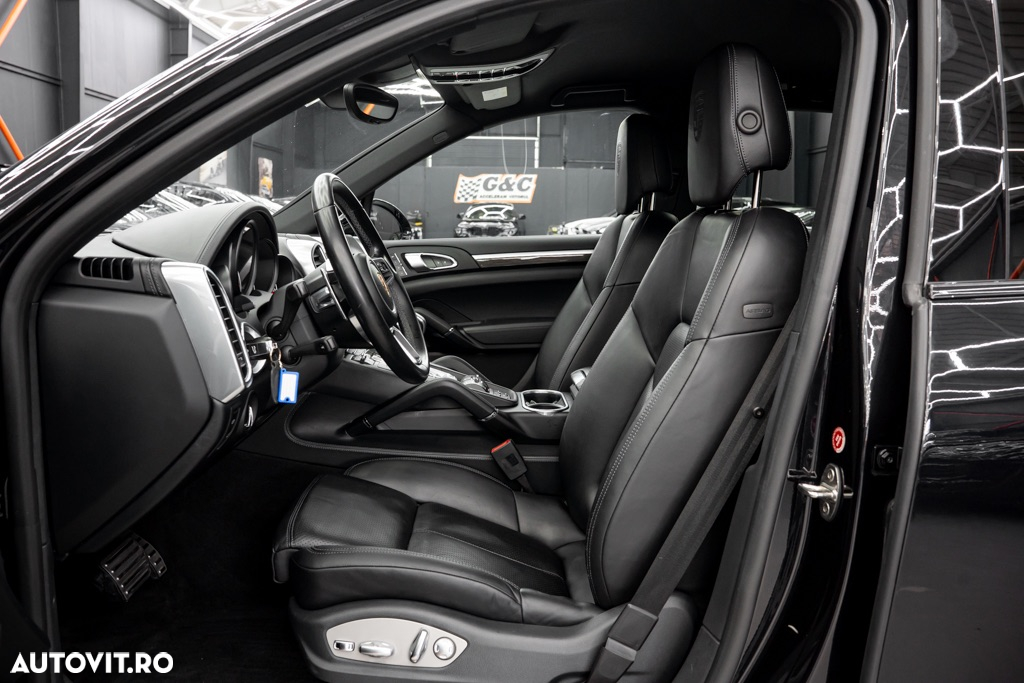 Porsche Cayenne S Diesel Platinum Edition - 15