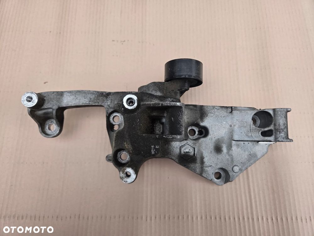 Łapa mocowanie alternatora Peugeot 208 II 1.2 TPH  9809714680 - 1