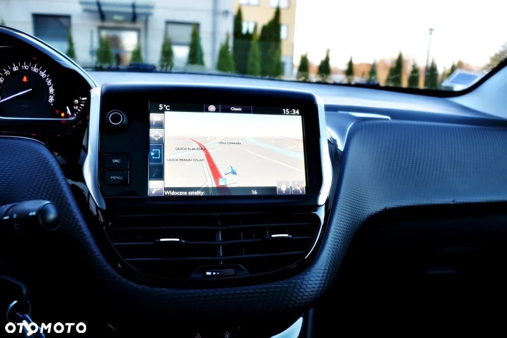 Peugeot 2008 PureTech 110 GPF Stop&Start EAT6 Crossway - 8