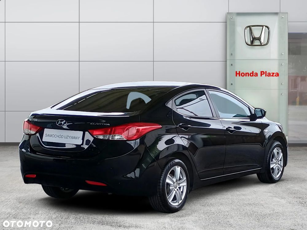 Hyundai Elantra 1.6 Comfort - 6