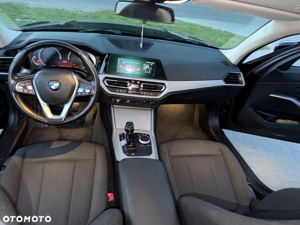 BMW Seria 3 320i - 14