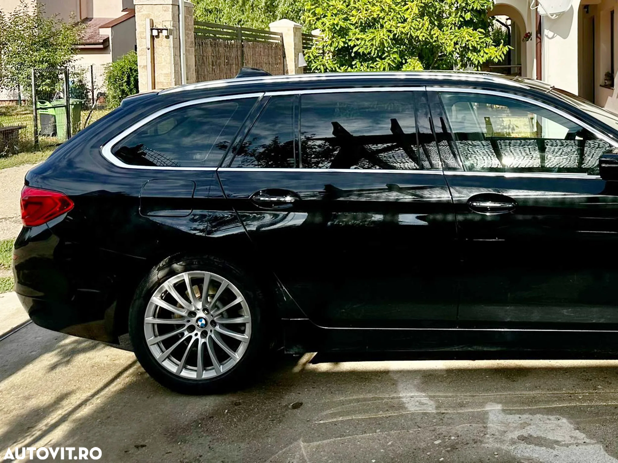 BMW Seria 5 520d AT - 28