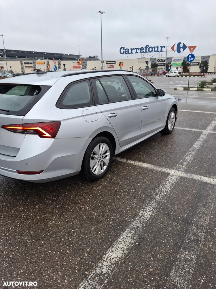 Skoda Octavia Combi 2.0 TDI DSG Clever - 6