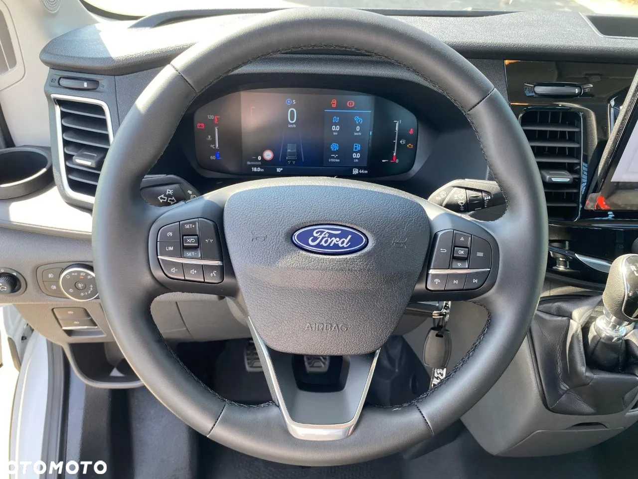 Ford Transit - 18