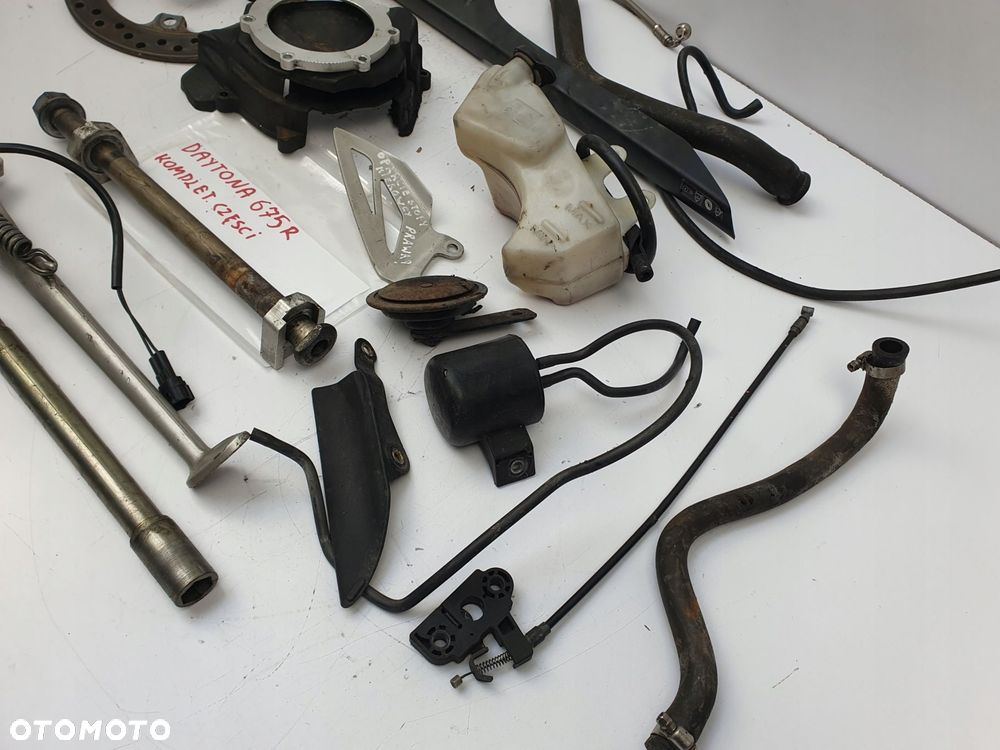 NAKRĘTKA ŚRUBA Triumph Daytona R 675 R 06-12 Szpilka zacisk tył rurka - 10