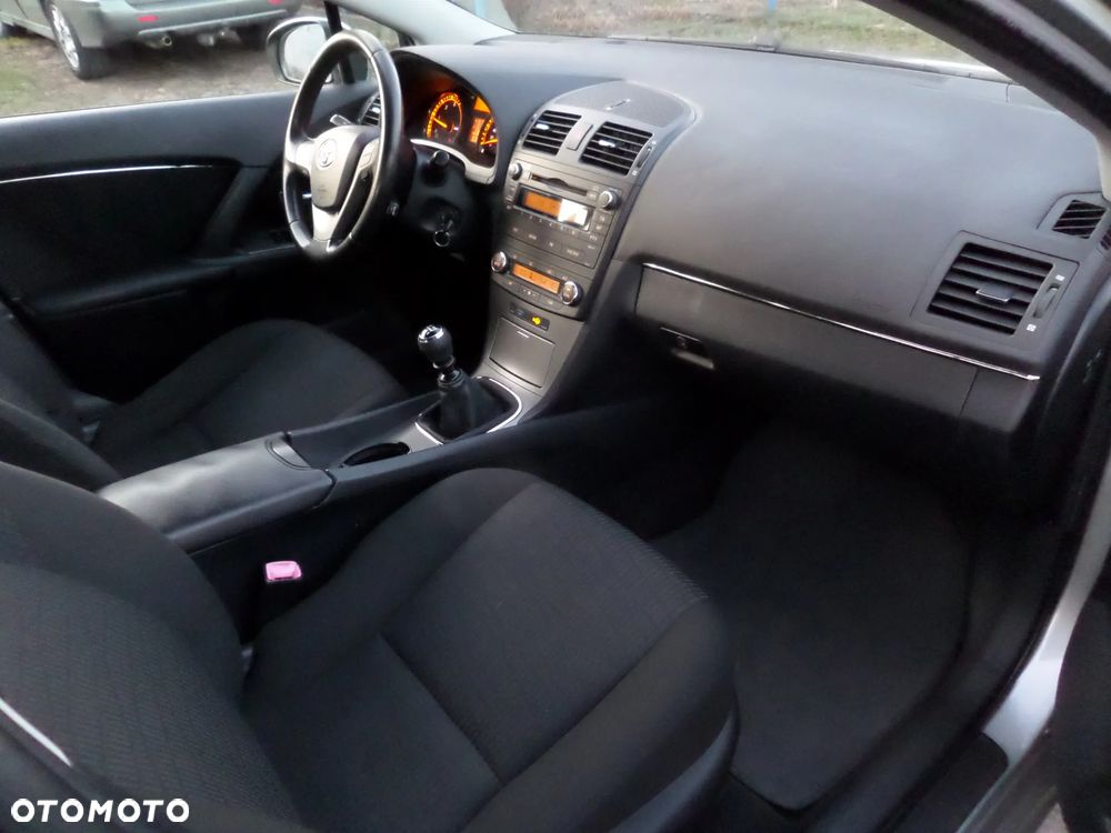 Toyota Avensis 2.0 D-4D - 7