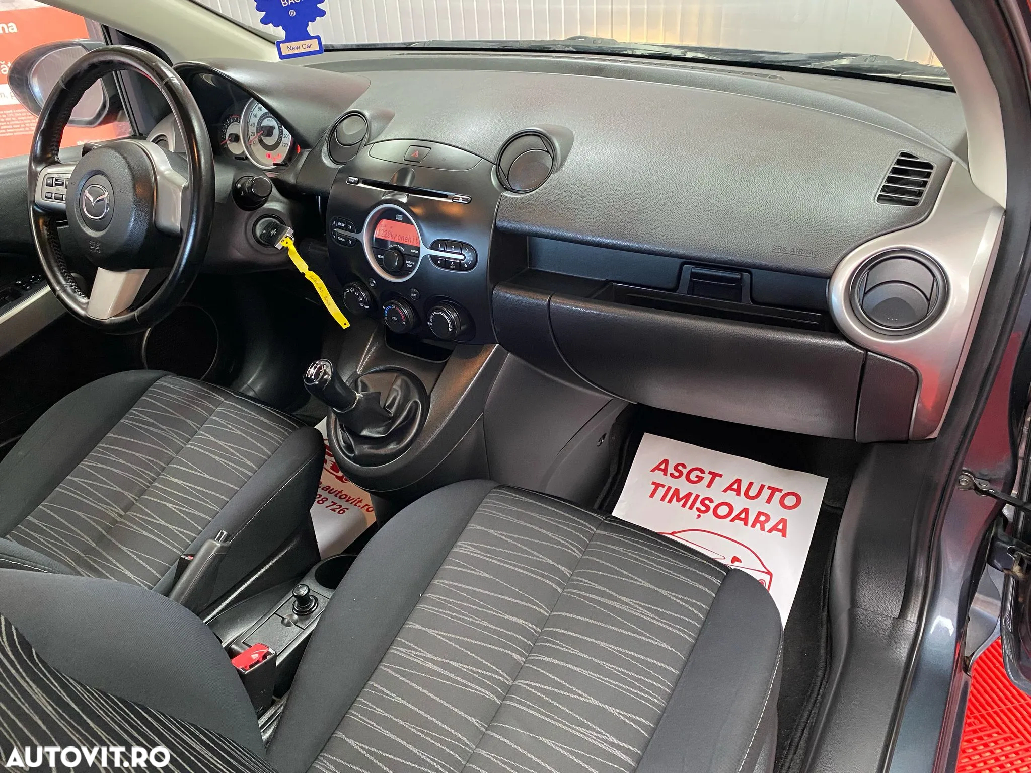 Mazda 2 - 10