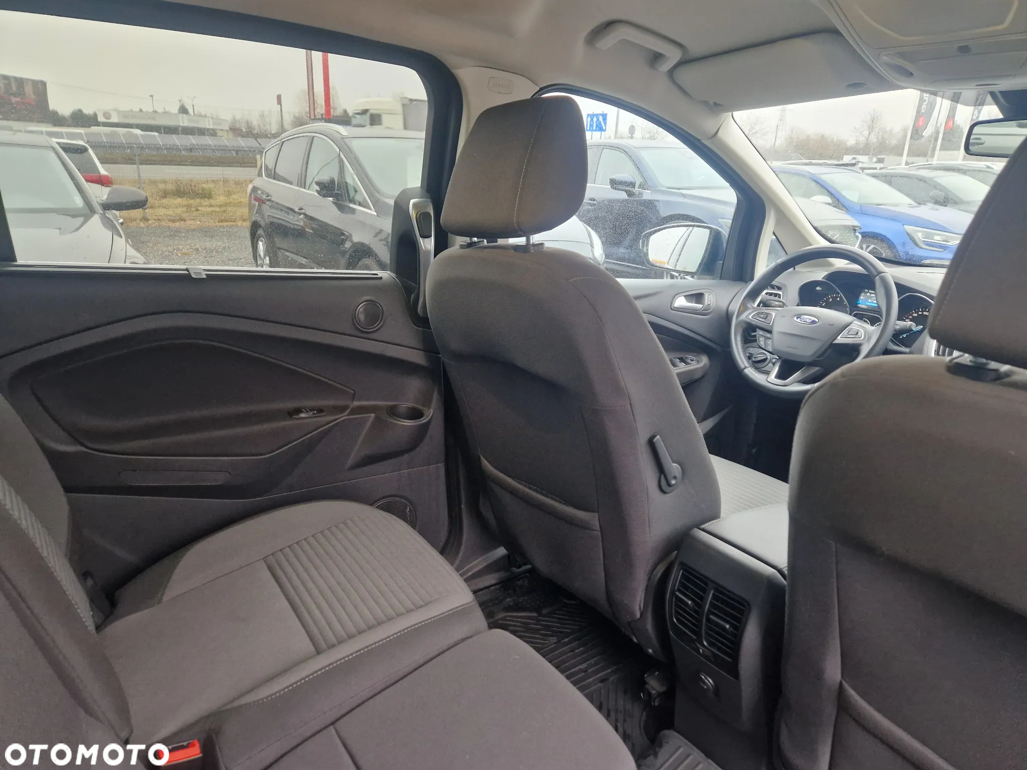 Ford Grand C-MAX - 30