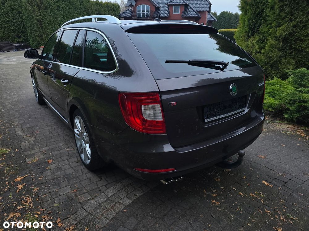 Skoda Superb 2.0 TDI DSG Exclusive - 6