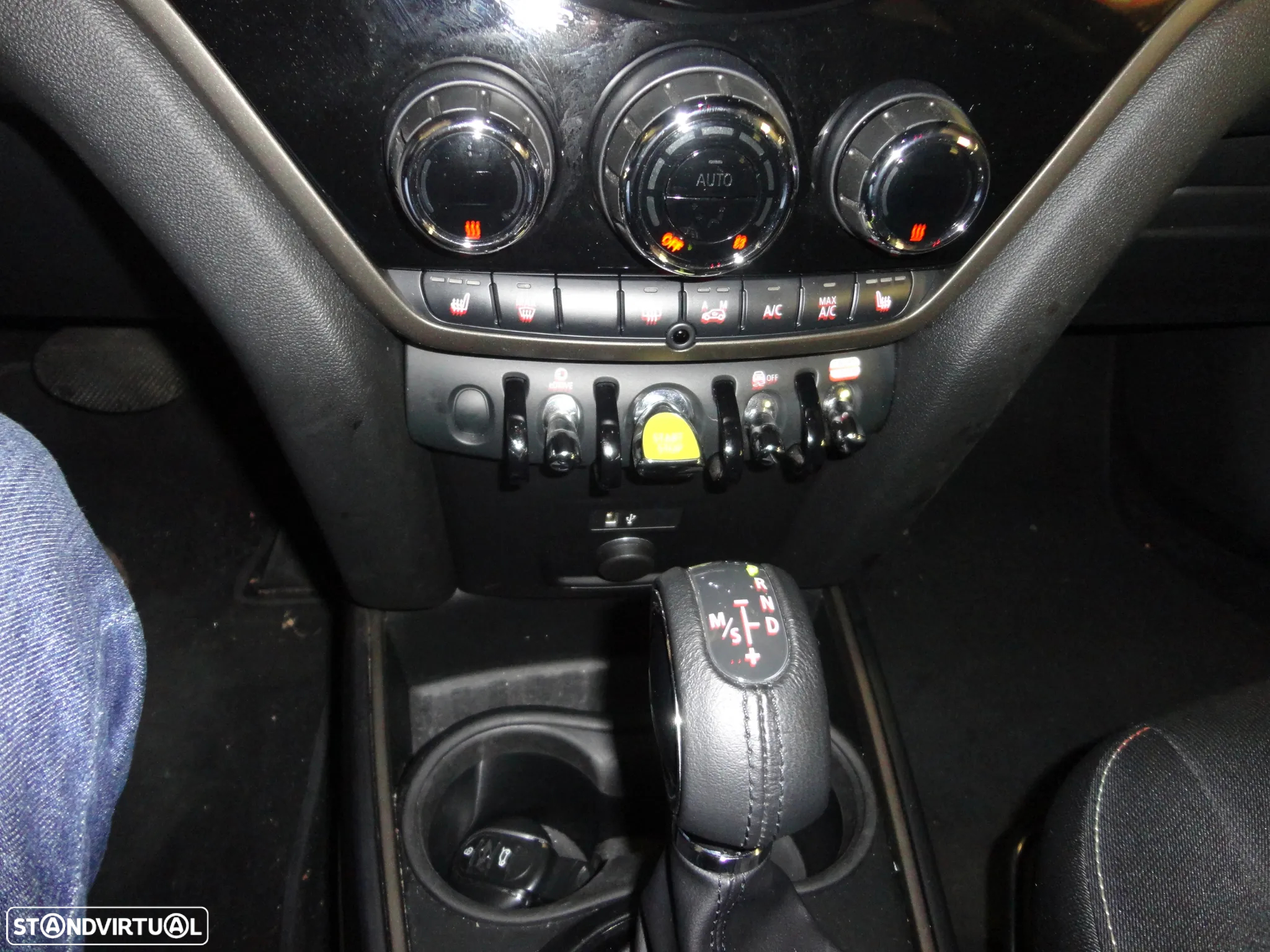 MINI Countryman Cooper SE ALL4 Auto - 23