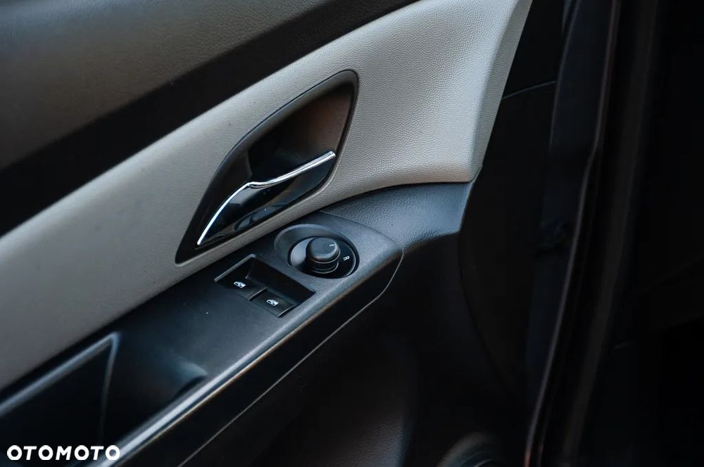 Chevrolet Cruze 1.6 - 36