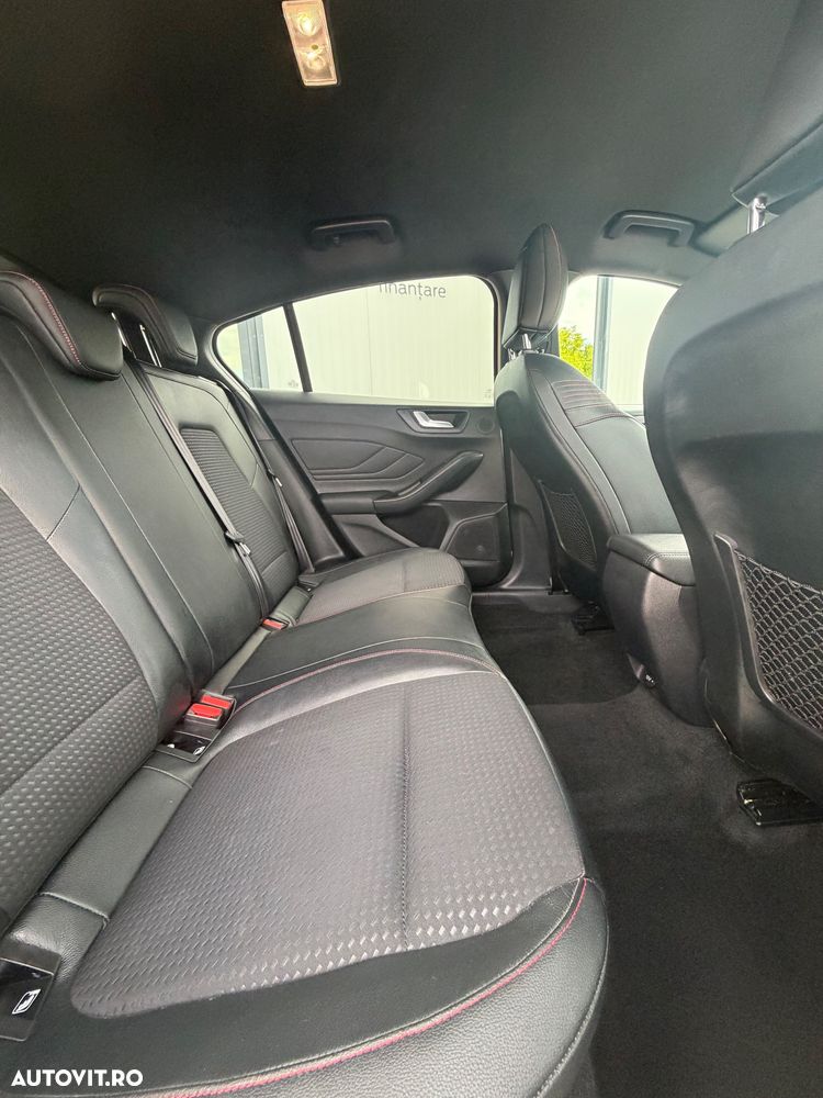 Ford Focus 1.0 EcoBoost Start-Stopp-System ST-LINE STYLE - 6