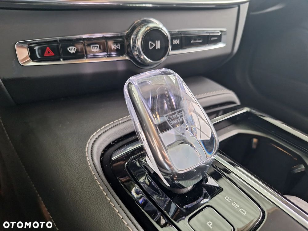 Volvo V90 T8 AWD Plug-In Hybrid Plus Dark - 20