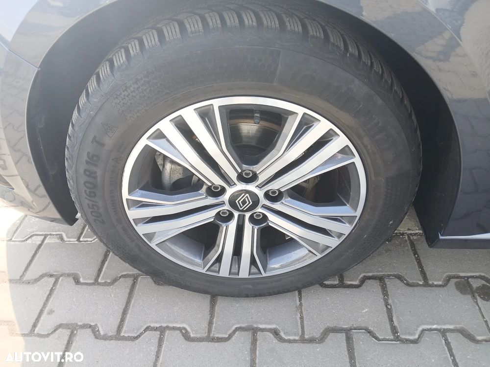 Renault Megane TCe 140 GPF Techno - 8