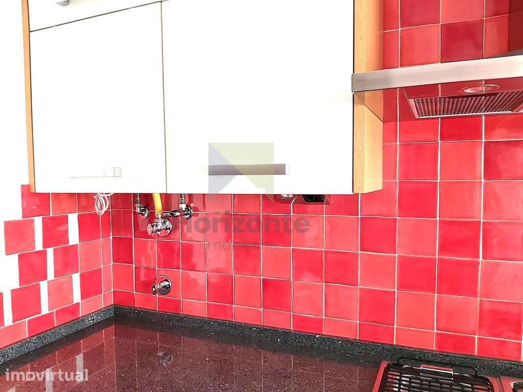 Excelente T2 Remodelado com Varanda e Garagem - Benfica - Grande imagem: 2/18