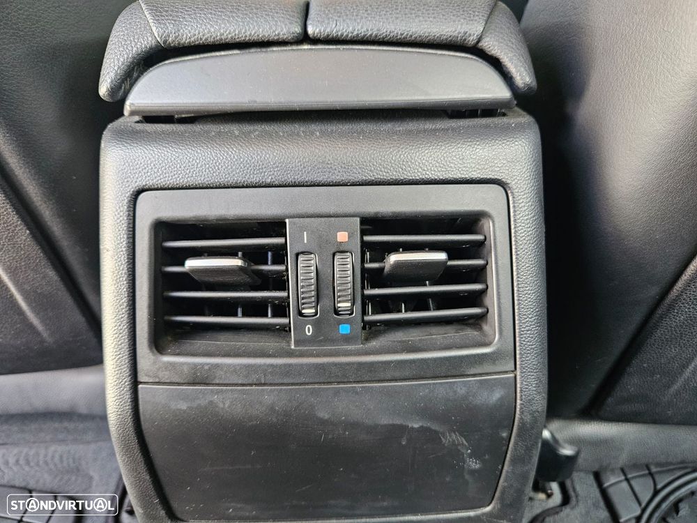 BMW 318 d LifeStyle - 39