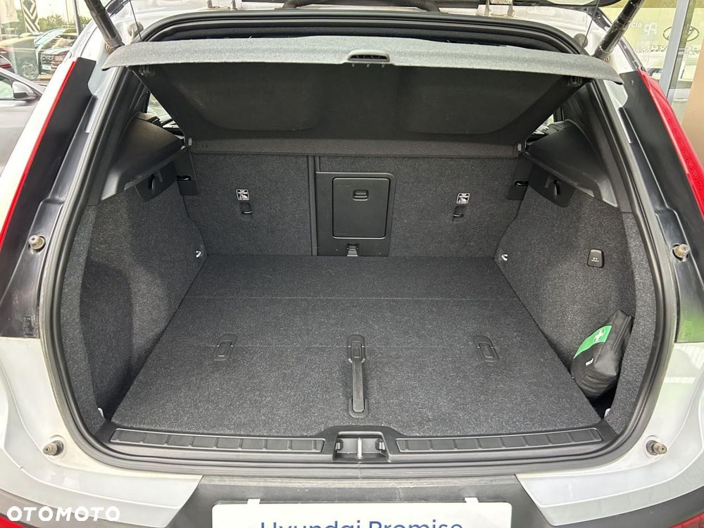 Volvo XC 40 B4 B R-Design - 22