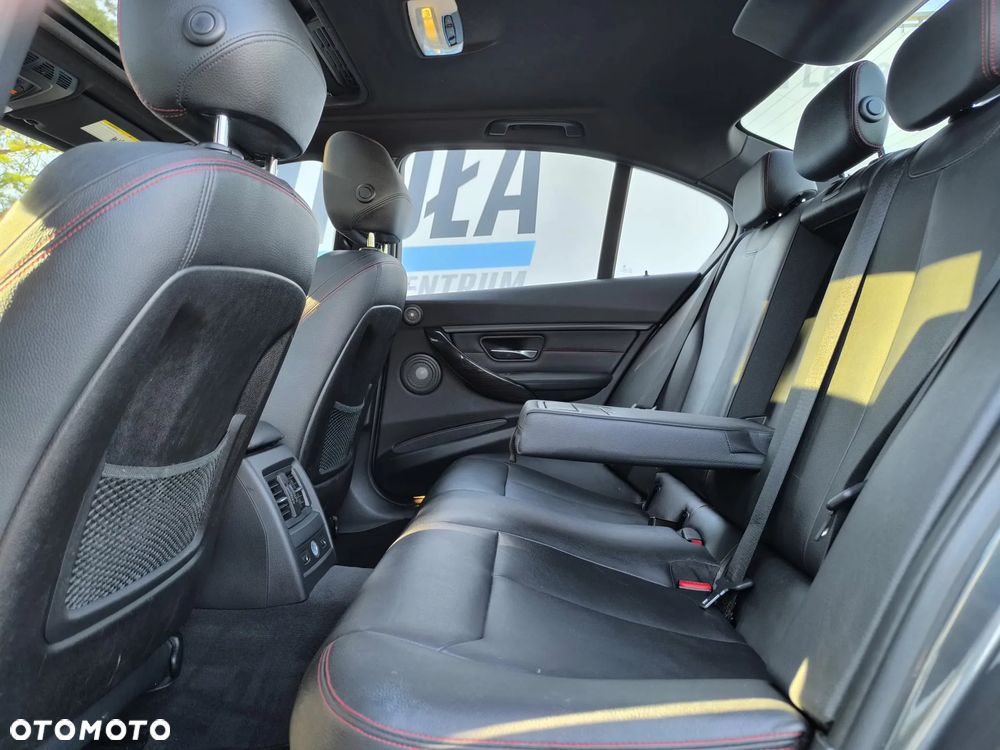 BMW Seria 3 335i xDrive Edition Sport - 18