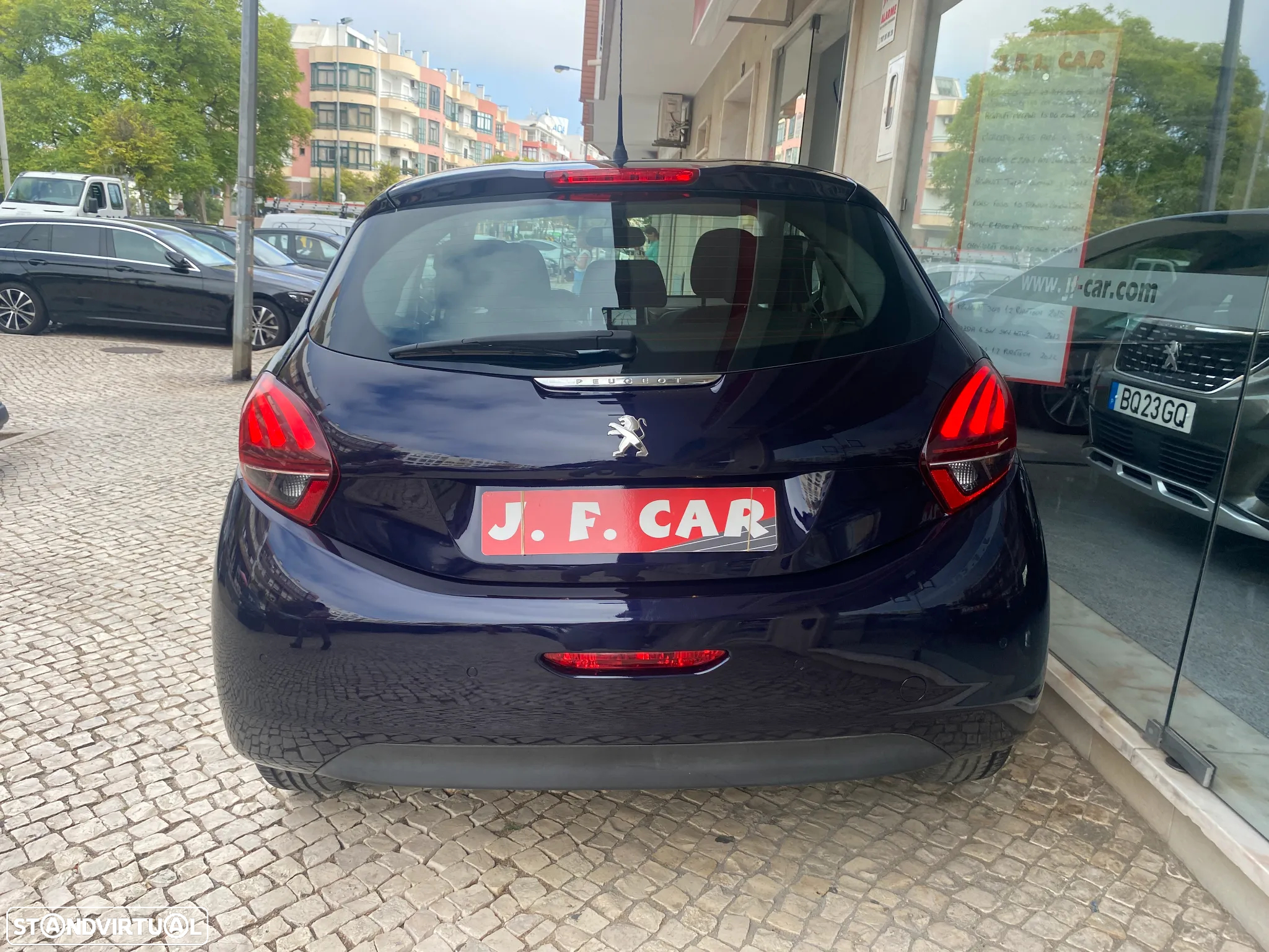 Peugeot 208 1.2 PureTech GT Line - 10