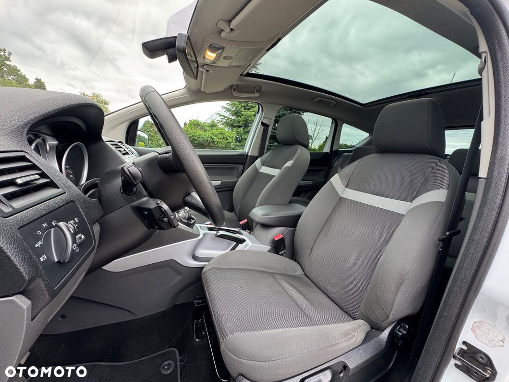 Ford Kuga - 34