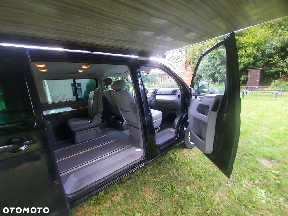 Volkswagen Multivan - 2