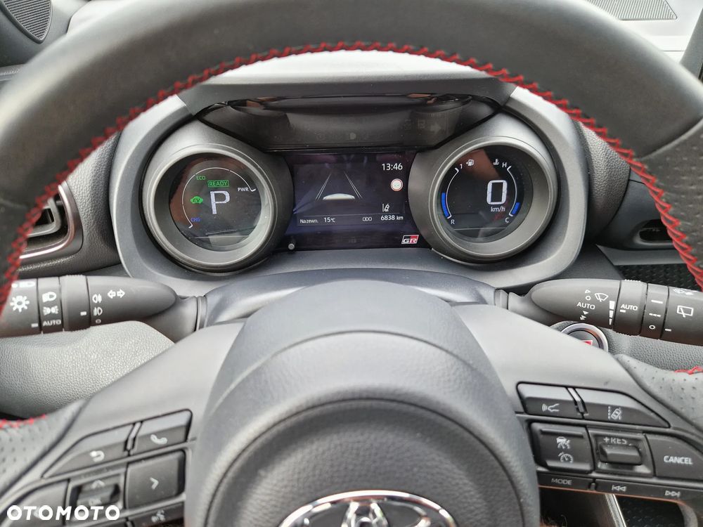 Toyota Yaris Hybrid 1.5 GR Sport - 22