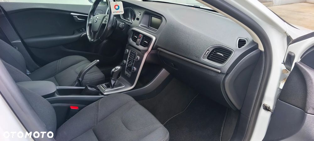 Volvo V40 D3 - 18
