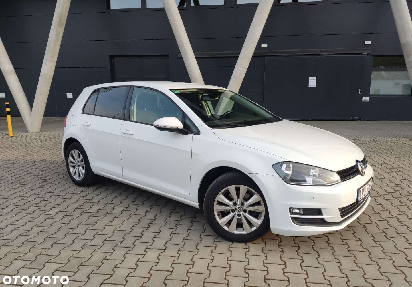 Volkswagen Golf - 1