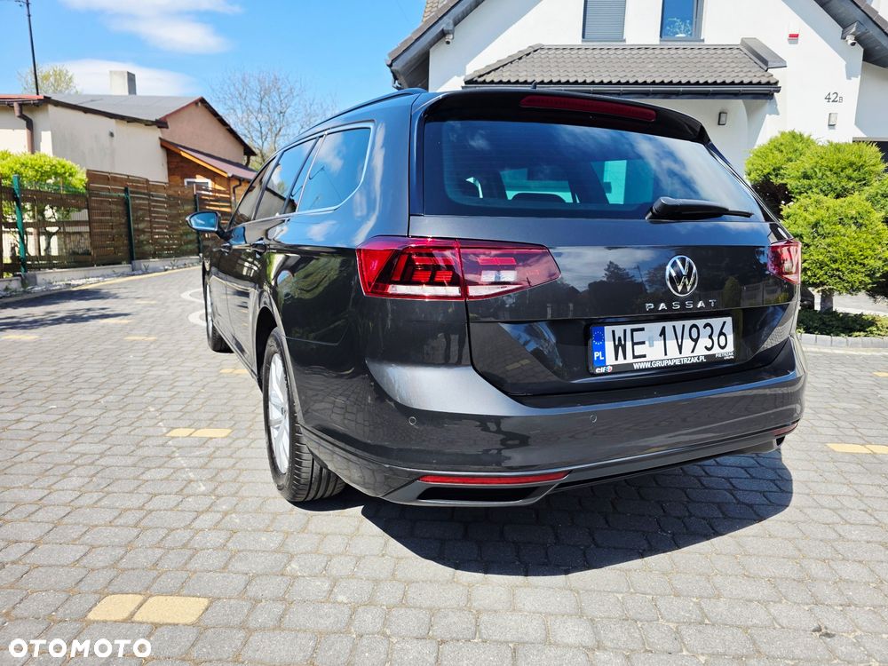 Volkswagen Passat Variant 2.0 TDI EVO Elegance DSG - 16