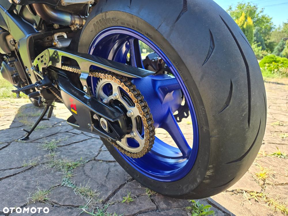 Yamaha YZF - 8