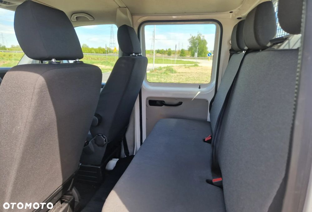 Volkswagen Transporter - 8