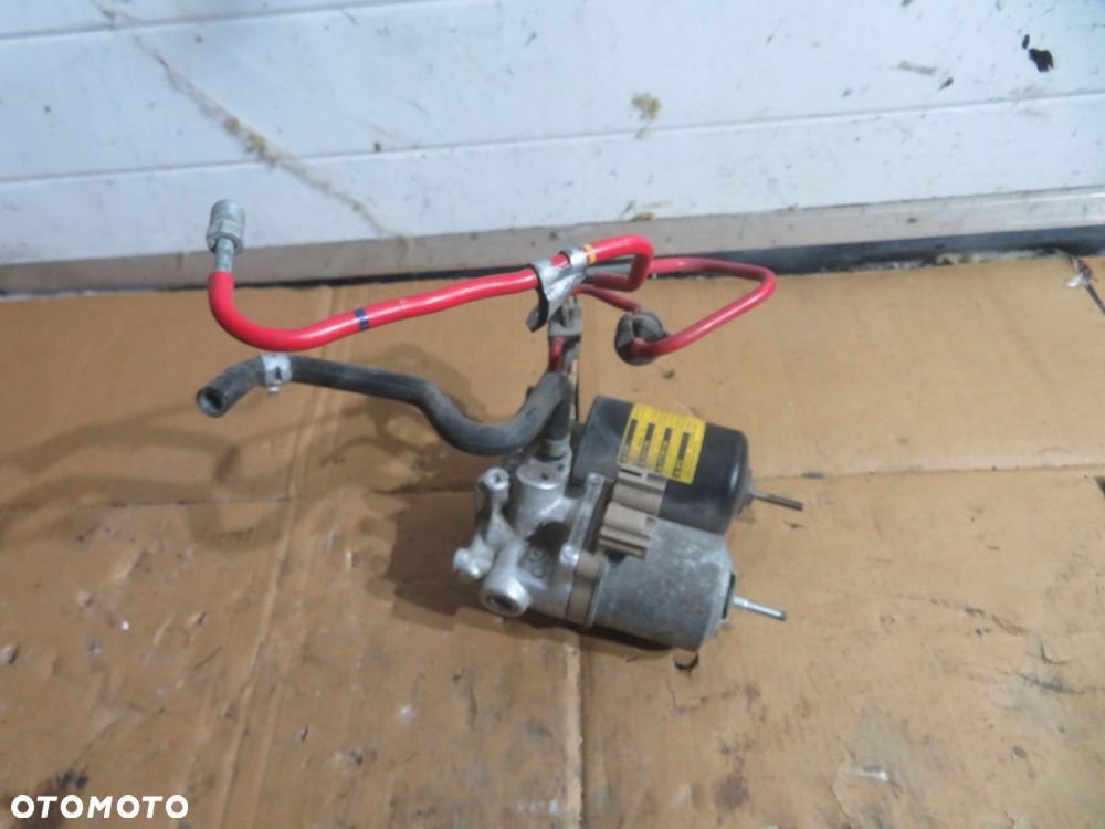 POMPA HAMULCOWA AURIS E18 II 1.8 HYBRID 47070-12010 TOYOTA 2012-2015 - 1