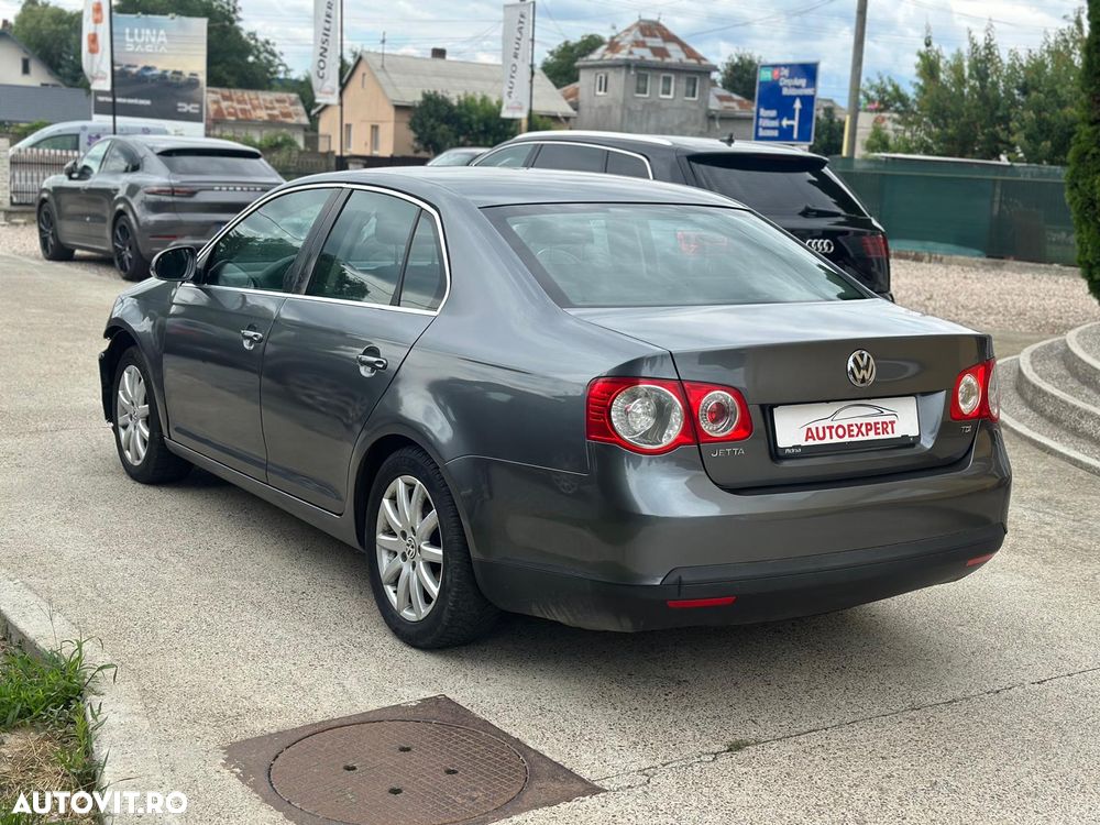Volkswagen Jetta 1.9 TDI Comfortline - 6