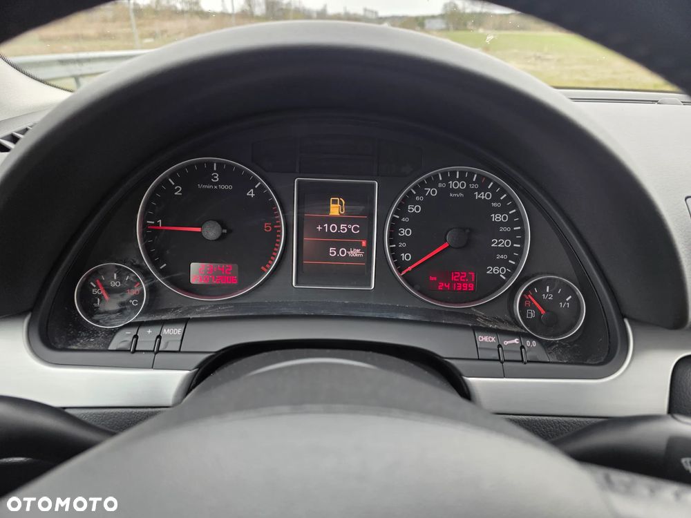 Audi A4 Avant 2.0 TDI DPF - 23