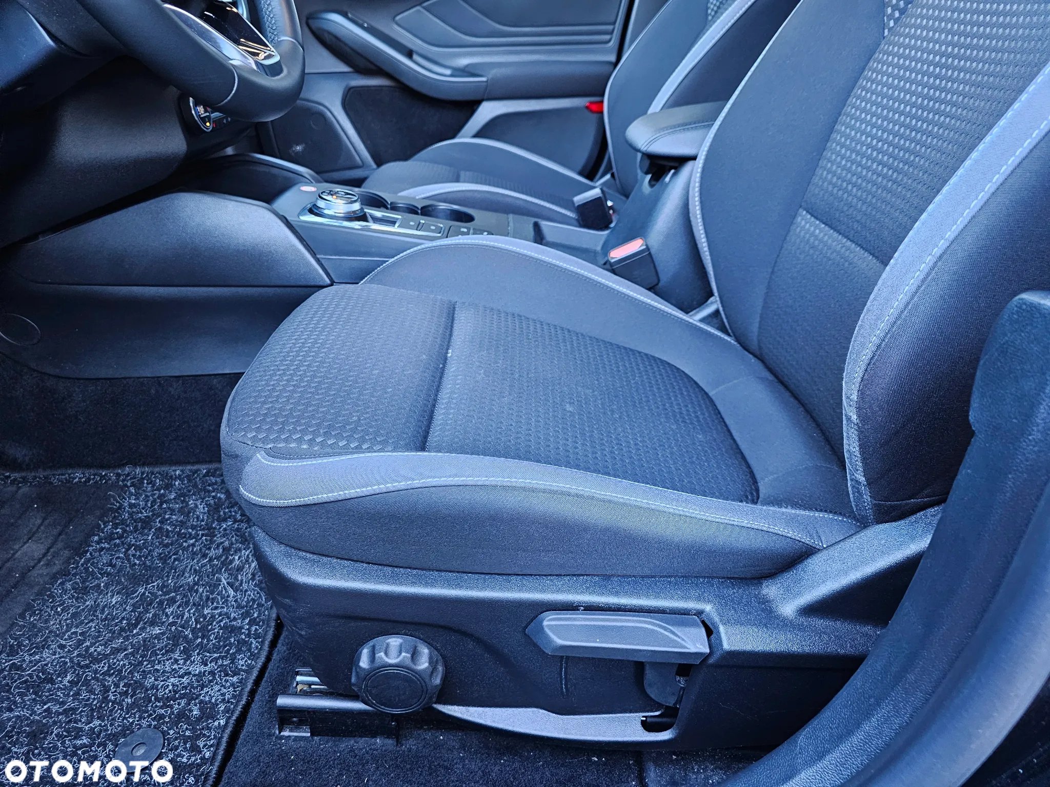 Ford Focus 1.5 EcoBlue Start-Stopp-System COOL&CONNECT - 17