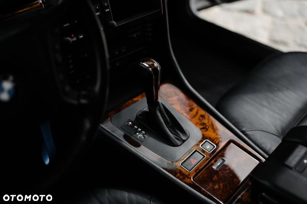 BMW Seria 7 750iL - 10