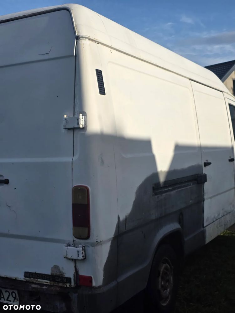 Mercedes-Benz 307D - 6