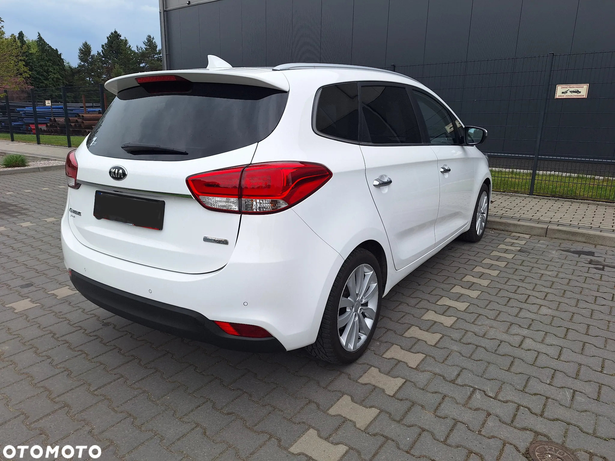 Kia Carens - 8