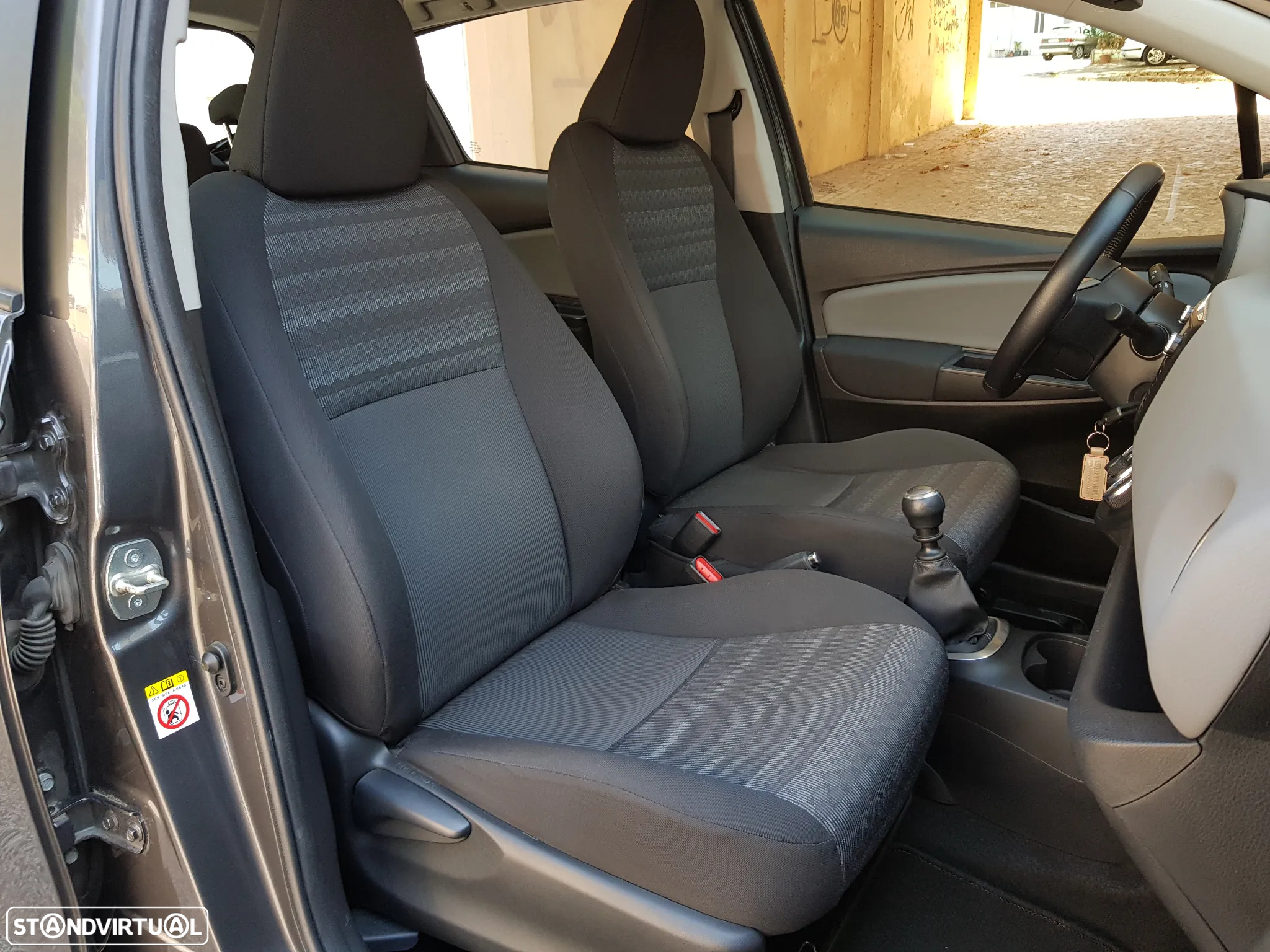 Toyota Yaris 1.4 D-4D Comfort+P.Style - 35