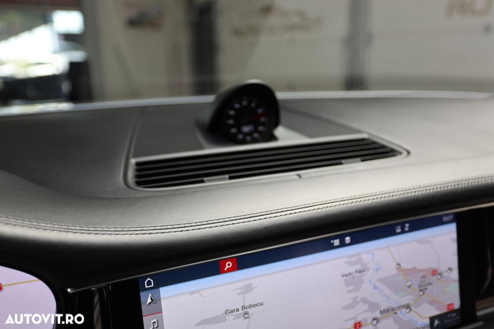 Porsche Panamera 4S Sport Turismo - 12