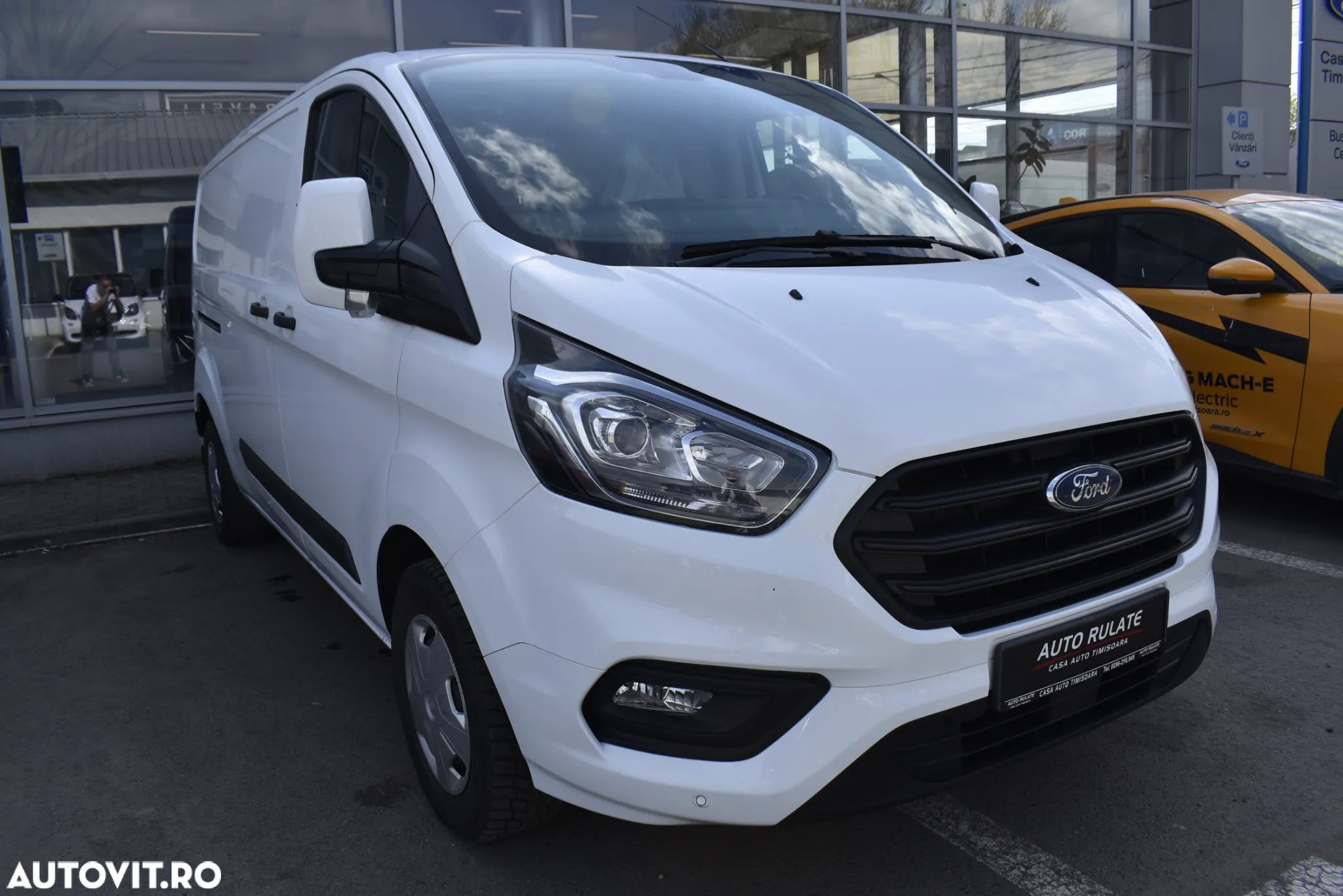 Ford Transit Custom 300 L2H1 Trend Furgon - 4