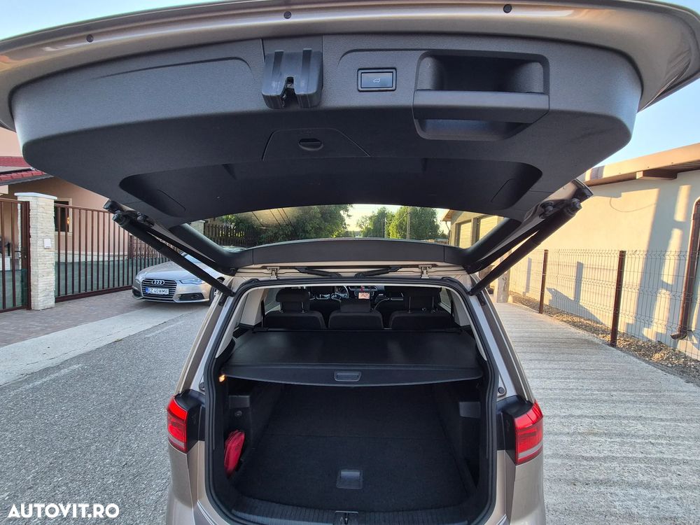 Volkswagen Touran - 5