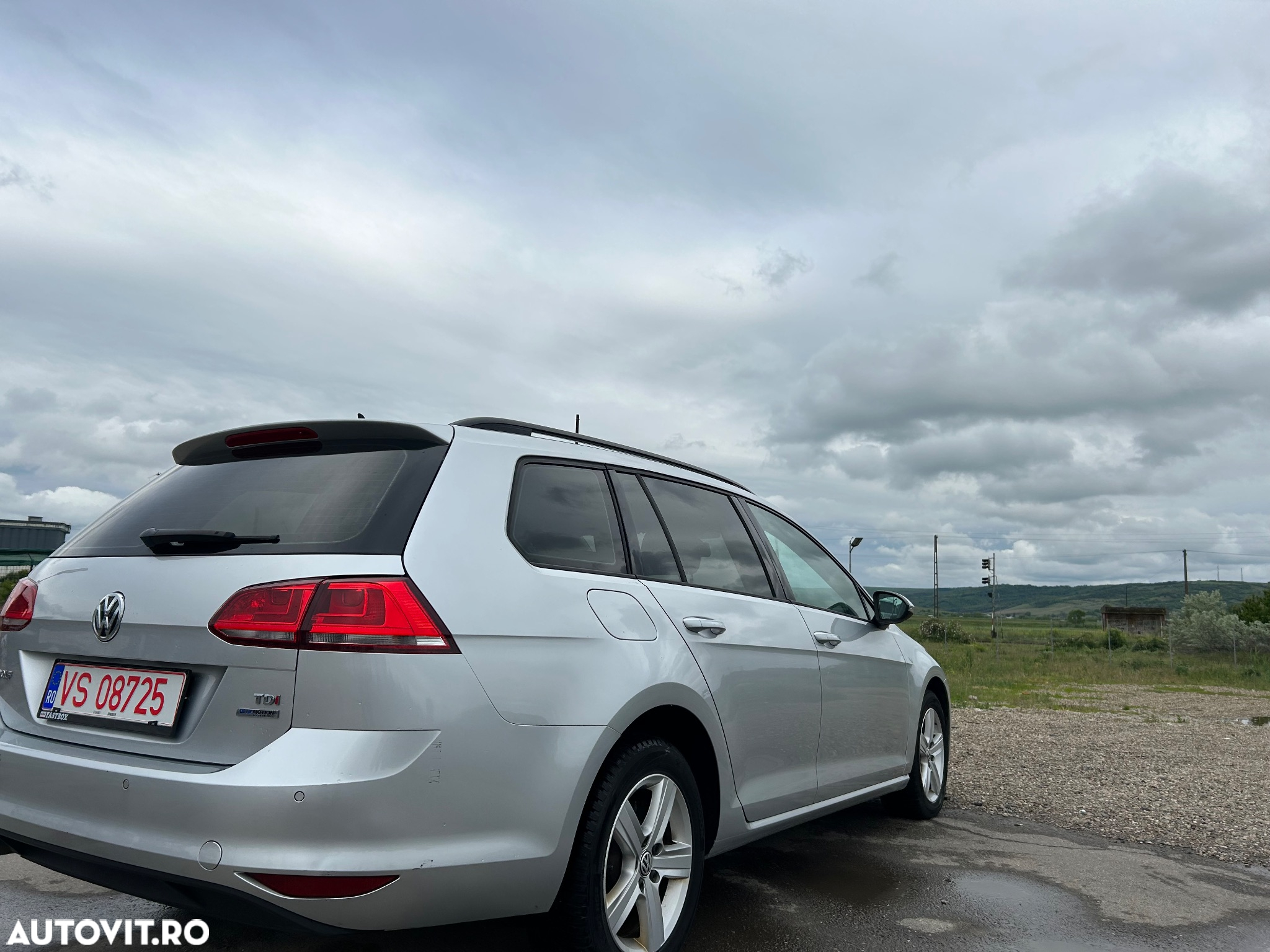 Volkswagen Golf 1.6 TDI BlueMotion Technology DSG Comfortline - 25