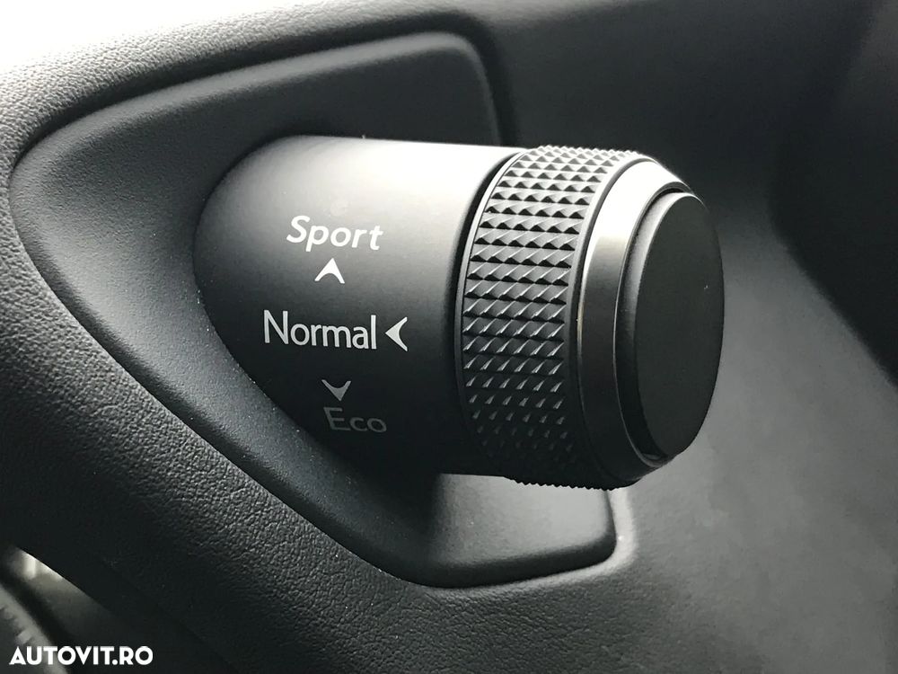 Lexus UX 250h (E-FOUR) Business Edition - 24