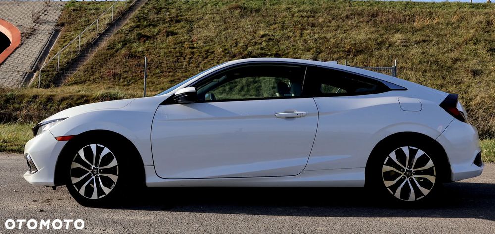 Honda Civic 1.5 i-VTEC Turbo CVT Elegance - 1